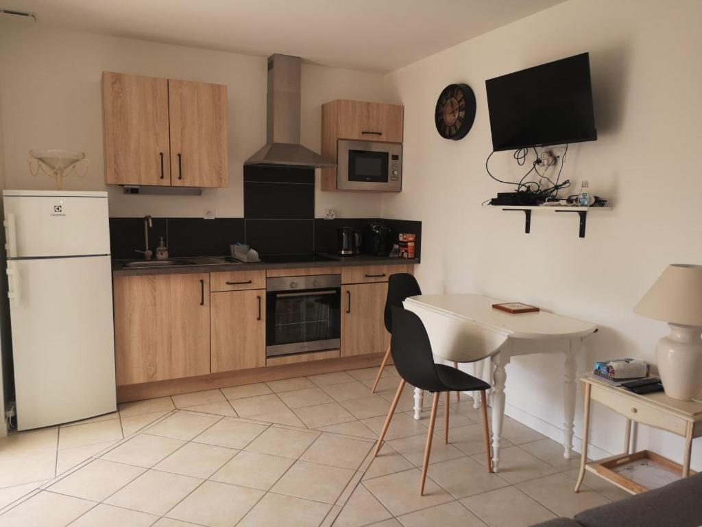 Appartement 2 pièces avec terrasse proche mer et commerces Ouistreham Esterno foto